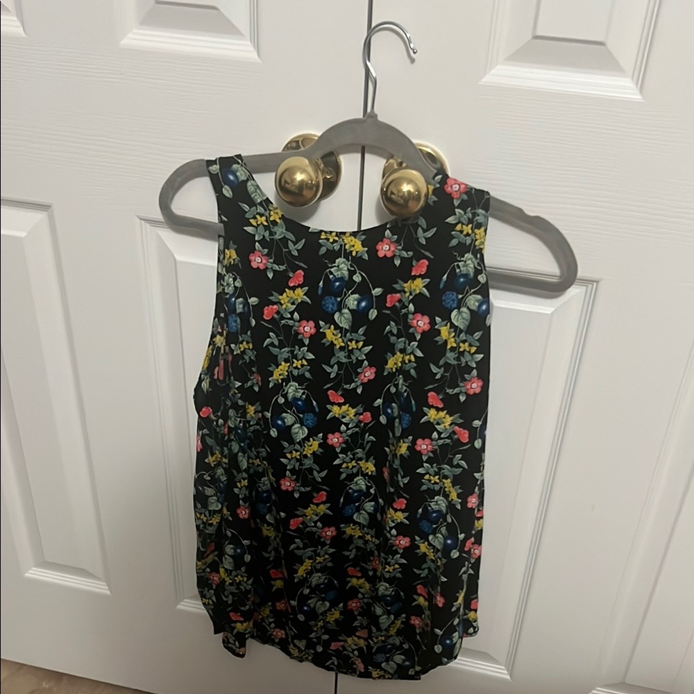 Floral Sleeveless Women's Top-2X Super Flowy !